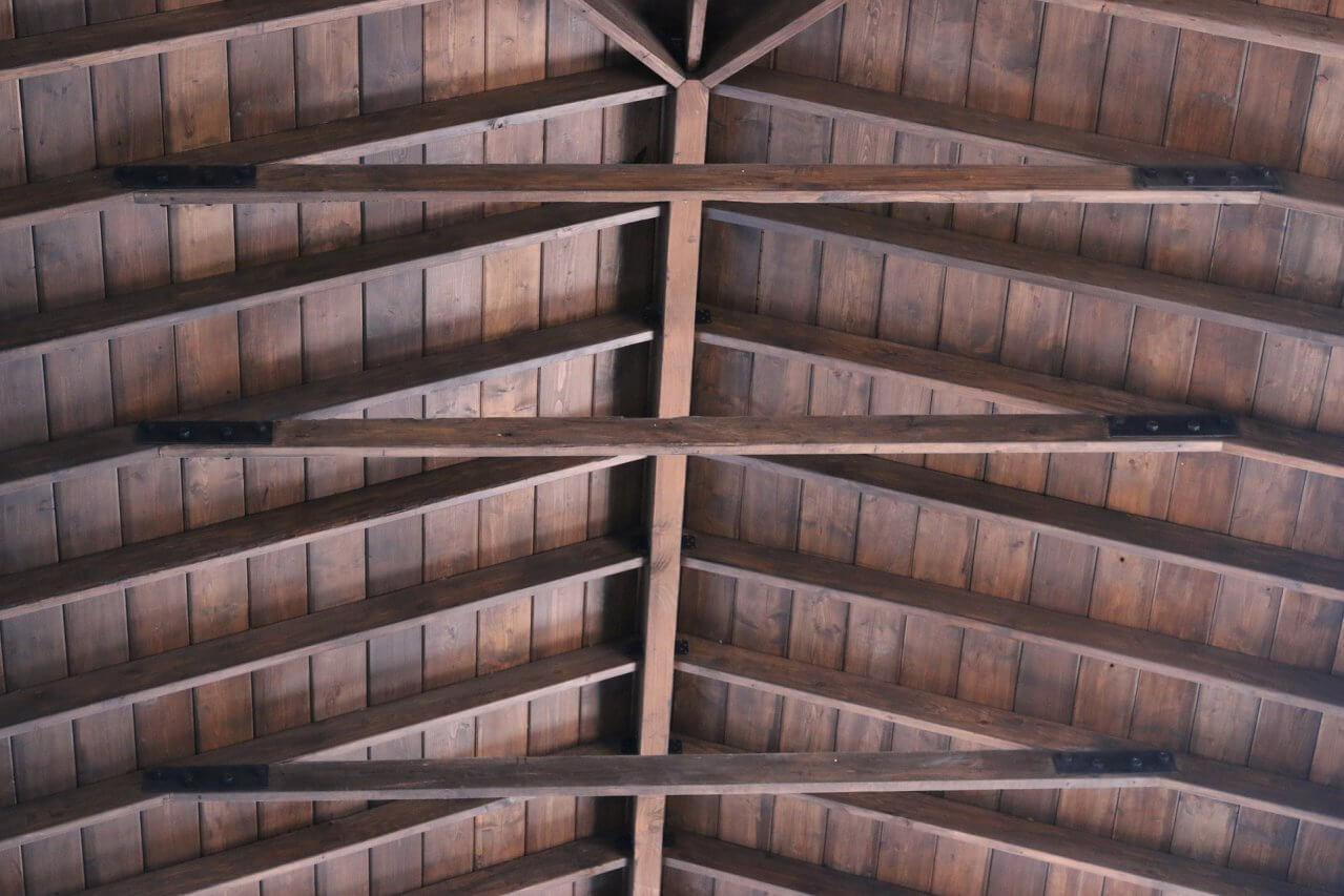 Zabezpieczenie drewnianego pokrycia dachowego